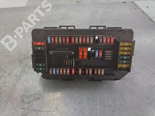 Used Fuse box BMW 3 (F30, F80) 318 d (143 hp) 10390389