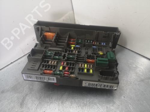 Caja reles / fusibles BMW 1 (E87) 120 d (177 hp) 15246143