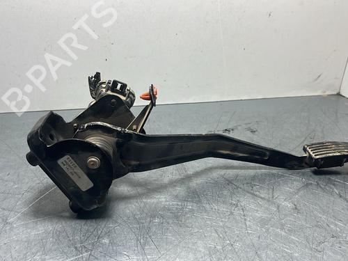 Used Pedal LAND ROVER DISCOVERY II (L318) 2.5 Td5 4x4 (139 hp) 23223522