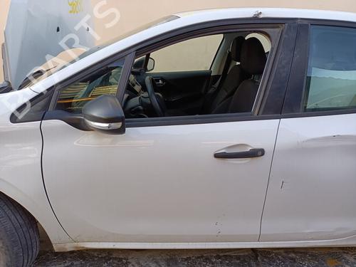 Used Left front door PEUGEOT 208 I (CA_, CC_) 1.6 BlueHDi 120 (120 hp) 31368710