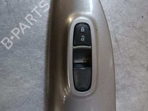 Used Right front window switch NISSAN JUKE (F15) 1.6 (117 hp) 16484218