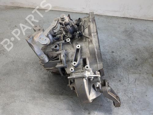 gearbox-opel-insignia-b-grand-sport-z18-2017-36439181 main image