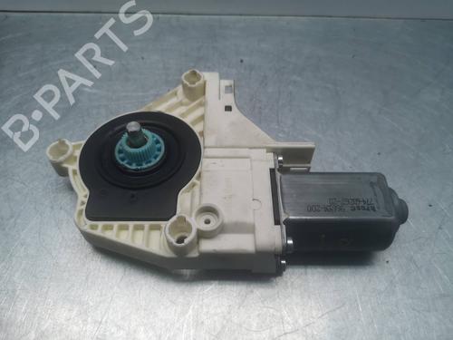 Right front window motor AUDI A4 B8 (8K2) 2.0 TDI | BP37584509E20 - Image 2