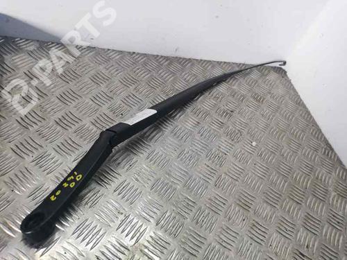 Used Front windshield wiper arm HYUNDAI ix35 (LM, EL, ELH) [2009-2016]  5637525