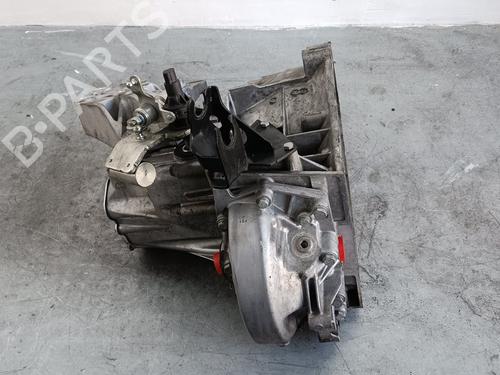 Used Front right lock KIA SORENTO I (JC) 2.5 CRDi 4WD (140 hp) 18328418