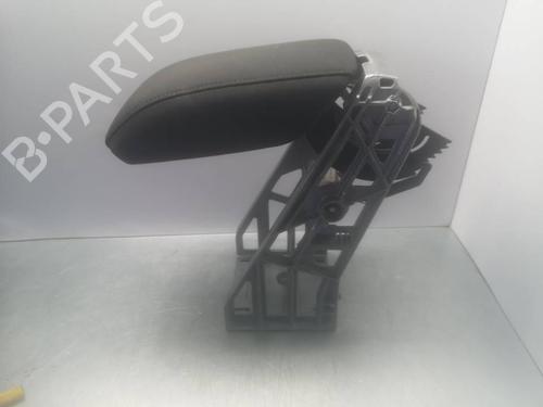 Used Armrest / Center console Armrest / Center console 39100007 39100007