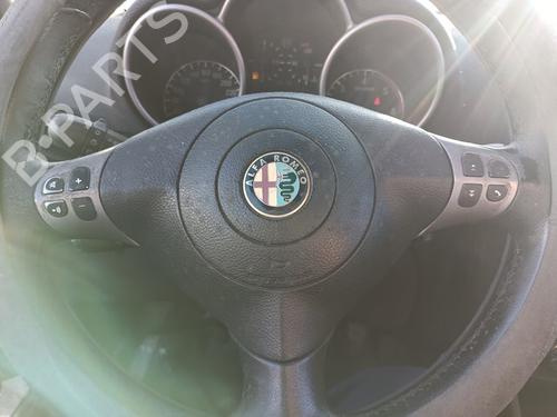 Airbag do condutor Airbag do condutor ALFA ROMEO 147 (937_) 1.9 JTDM (937.AXD1A, 937.AXV1A, 937.BXB1A) (115 hp) 35929939 35929939