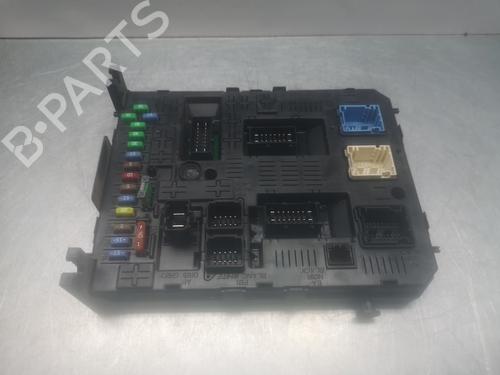 Caixa de fusíveis Caixa de fusíveis 38087111 38087111