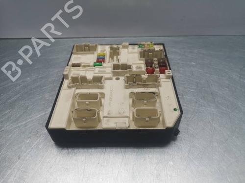 Used Fuse box Fuse box 37423912 37423912
