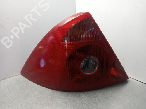 Feu arrière gauche FORD MONDEO III (B5Y) 1.8 16V (125 hp) 30882412