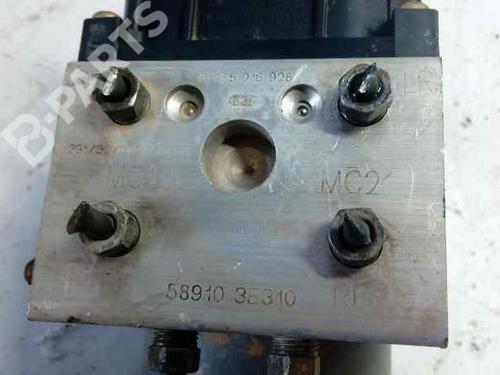 Used ABS pump KIA SORENTO I (JC) 2.5 CRDi 4WD (140 hp) 1926784