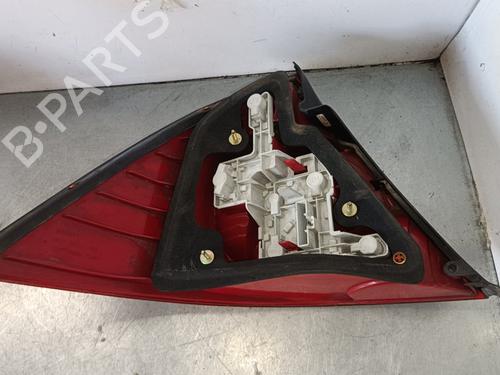 Right taillight FORD MONDEO III Saloon (B4Y) 2.0 16V TDDi / TDCi | BP27376747C35 