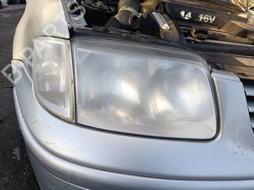 Used Right headlight VW POLO (6N2) [1999-2001]  25016842