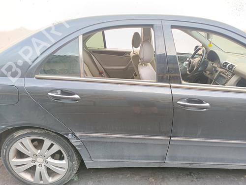Puerta trasera derecha Puerta trasera derecha MERCEDES-BENZ C-CLASS (W203) C 200 Kompressor (203.045) (163 hp) 37515843 37515843