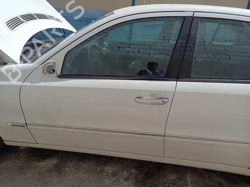 Used Left front door Left front door MERCEDES-BENZ E-CLASS (W211) E 270 CDI (211.016) (177 hp) 33801284 33801284