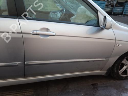Porta frente direita KIA CERATO I Saloon (LD) 1.6 CRDi (115 hp) 31172582