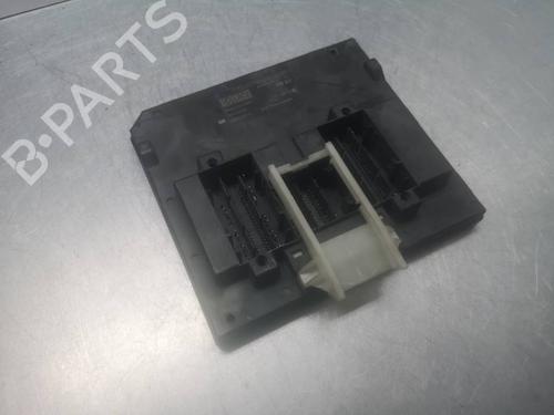 Used Fuse box Fuse box 38462854 38462854