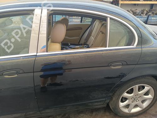 Used Left rear door Left rear door 38330383 38330383