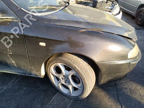 Guarda-lamas direito Guarda-lamas direito ALFA ROMEO 147 (937_) 1.9 JTDM (937.AXD1A, 937.AXV1A, 937.BXB1A) (115 hp) 35929940 35929940
