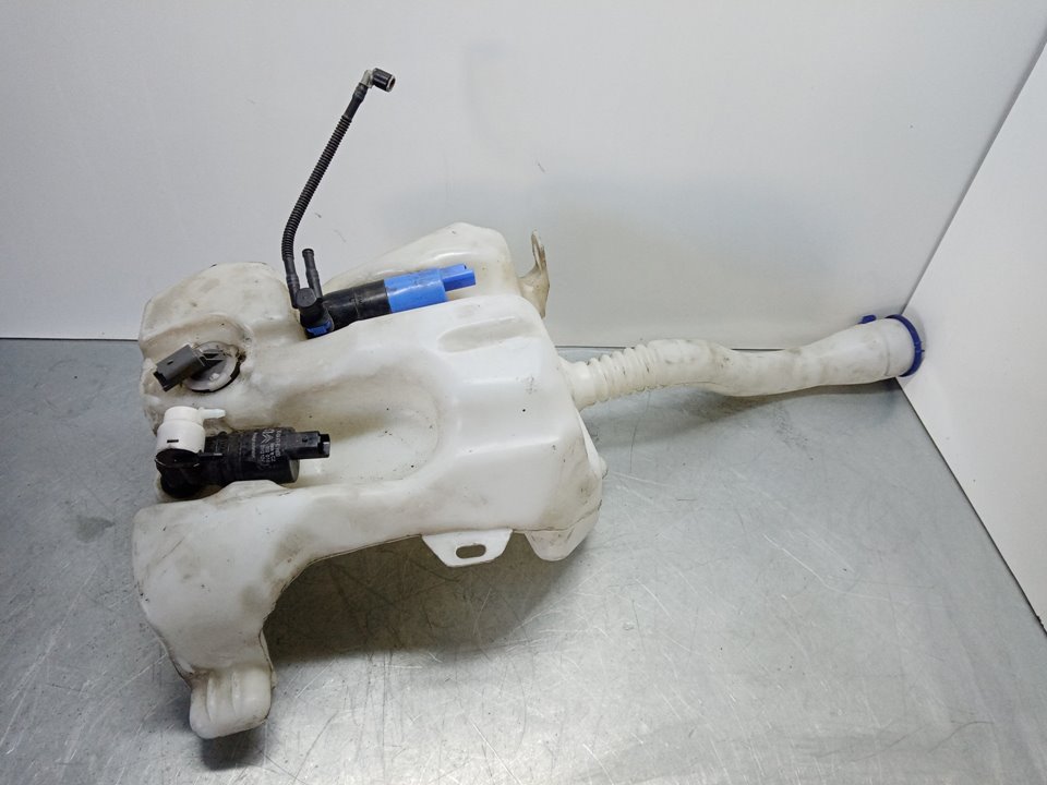 Windscreen washer tank PEUGEOT 3008 MPV (0U_) 2.0 HDi Hybrid4 8902654 BParts