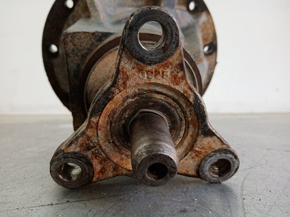 Rear differential LAND ROVER DISCOVERY I (LJ) 2.5 TDI 4x4 8334605 | B-Parts