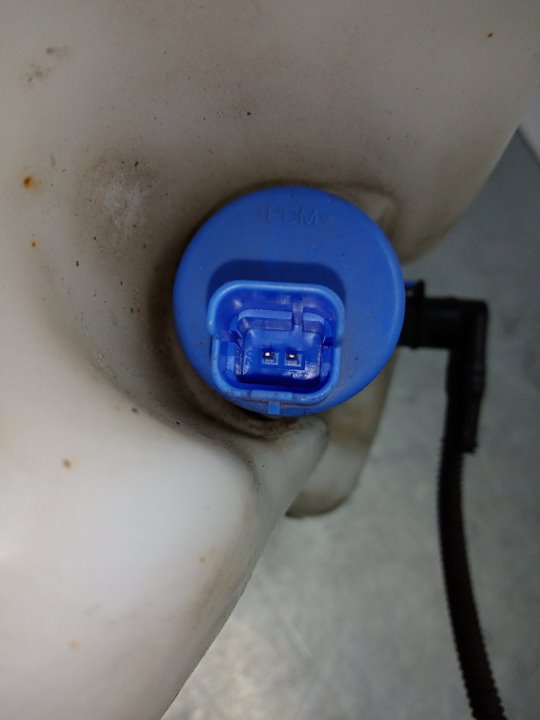 Windscreen washer tank PEUGEOT 3008 MPV (0U_) 2.0 HDi Hybrid4 8902654 BParts