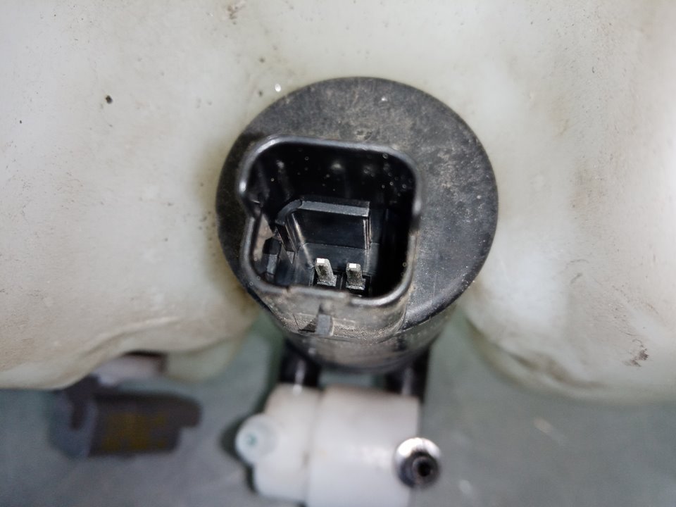 Windscreen washer tank PEUGEOT 3008 MPV (0U_) 2.0 HDi Hybrid4 8902654 BParts