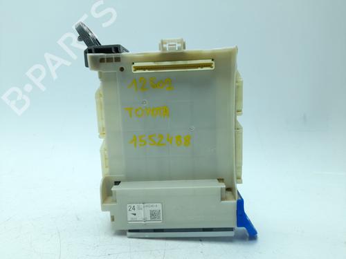 Used Fuse box Fuse box 36832824 36832824
