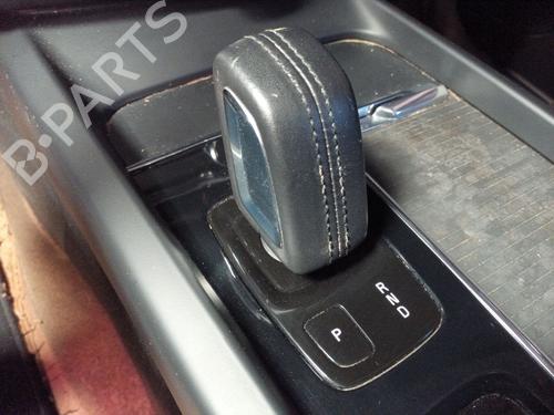 Used Gear lever VOLVO XC60 II (246) D4 Polestar (200 hp) 24968637