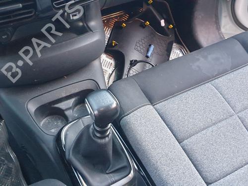 Used Gear lever CITROËN C4 CACTUS 1.5 BlueHDi 100 (99 hp) 22697718