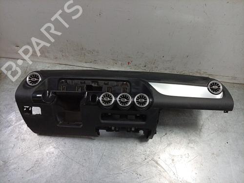 Used Dashboard Dashboard MERCEDES-BENZ GLA (H247) GLA 200 (247.787) (163 hp) 40600492 40600492