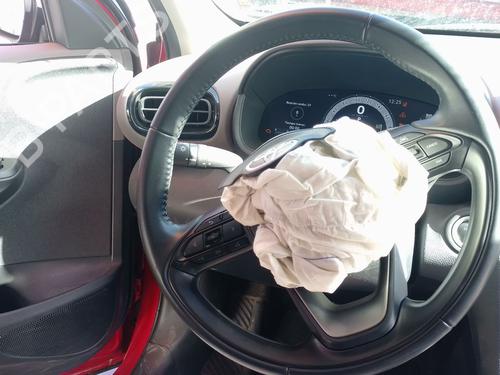 Used Steering wheel TOYOTA YARIS CROSS (MXP_) 1.5 Hybrid (MXPJ10) (116 hp) 31939976