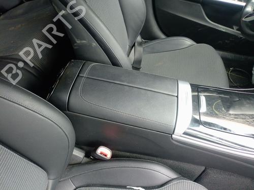 Armlæn Armlæn MERCEDES-BENZ C-CLASS (W206) C 200 d (206.003) (163 hp) 33953055 33953055