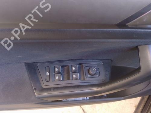 Venstre fortil elrude kontakt VW T-ROC (A11, D11) [2017-2026]  31571023