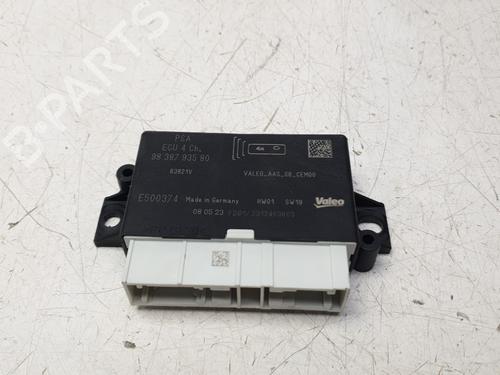 Used Electronic module Electronic module CITROËN C4 III (BA_, BB_, BC_) 1.2 PureTech 130 (BAHNSA, BAHNSB) (130 hp) 33963916 33963916