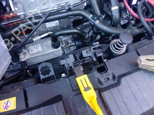 hjelmlas-mercedes-benz-eqb-x243-2021-34460654 main image