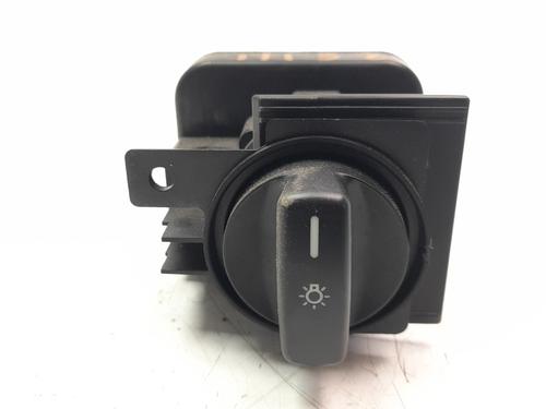 Used Headlight switch MERCEDES-BENZ A-CLASS (W169) [2004-2012]  11736793