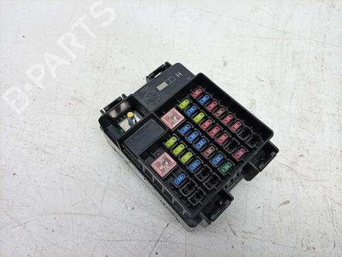 Used Fuse box Fuse box 38289440 38289440