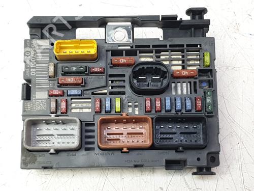 Caja reles / fusibles Caja reles / fusibles CITROËN C5 III (RD_) 2.0 HDi 140 (RDRHF8, RDRHFA, RDRHA8, RDRHAJ) (140 hp) 34472189 34472189