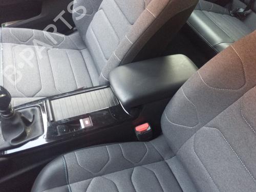 Used Armrest / Center console CITROËN C4 III (BA_, BB_, BC_) 1.2 PureTech 130 (BAHNSA, BAHNSB) (130 hp) 28168829