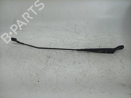 Used Front windshield wiper arm Front windshield wiper arm 37233871 37233871