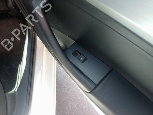 Used Right rear window switch Right rear window switch 38509938 38509938