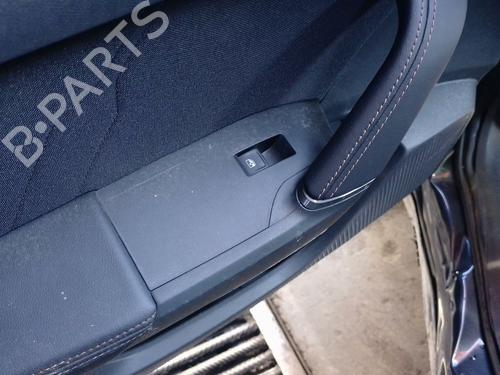 Interrupteur de vitre arrière gauche CUPRA LEON (KL1, KU1, KUG) 1.5 TSI (150 hp) 31880203