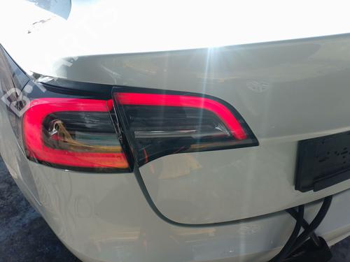 Used Left tailgate light Left tailgate light TESLA MODEL 3 (5YJ3) EV (283 hp) 34235665 34235665