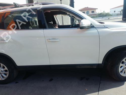 Used Right front door Right front door 37494441 37494441