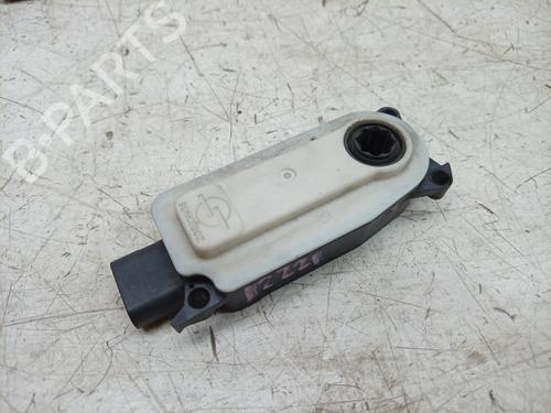 Used Fuel door actuator Fuel door actuator PEUGEOT 308 SW III (FC_, FJ_, FR_, F4_, FN_) PureTech 130 (FRHNSL, FRHNST) (131 hp) 40498412 40498412