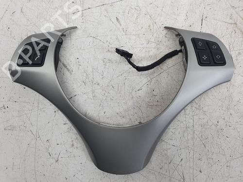 Commandes au volant Commandes au volant BMW 3 (E90) 320 d (163 hp) 36390604 36390604