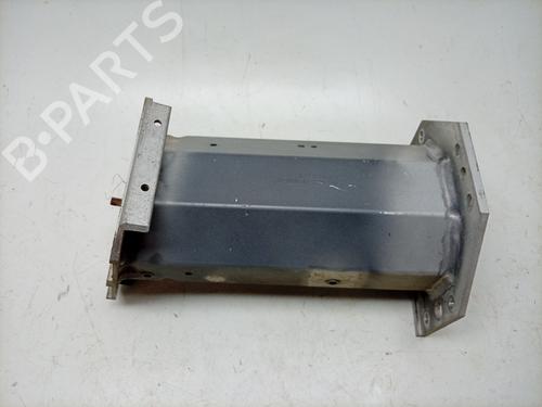 Used Front bumper reinforcement Front bumper reinforcement 37719988 37719988