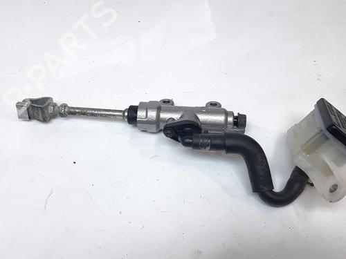 Used Brake master cylinder HONDA CIVIC II Hatchback (SS, SL) [1978-1983]  24804497