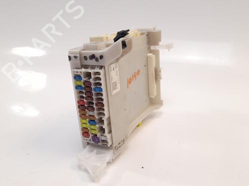 Used Fuse box TOYOTA YARIS (_P13_) 1.0 (KSP130_, KSP130) (69 hp) 7400962